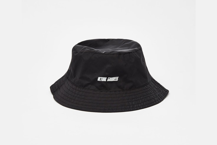 sombrero-negro-pescador-bershka