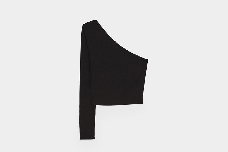 top-negro-manga-larga-asimetrica-bershka