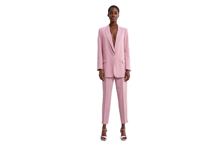 Traje rosa de cuadros vichy de Zara Precio