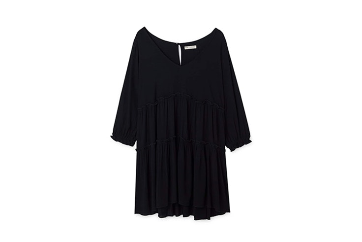 vestidos negros con volantes de stradivarius