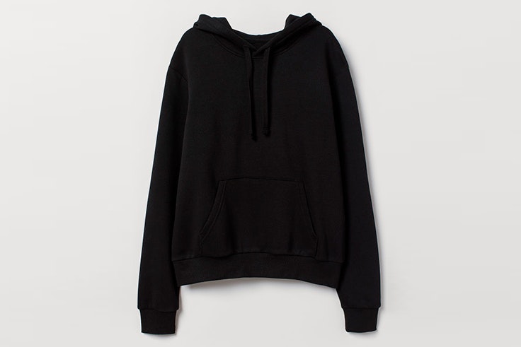 sudadera negra con capucha hm