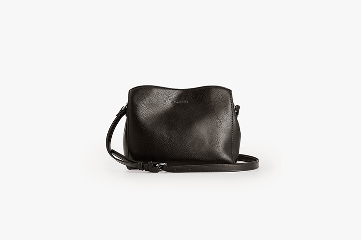 bolso bandolera efecto piel brillante de Paco Martínez María Valdés