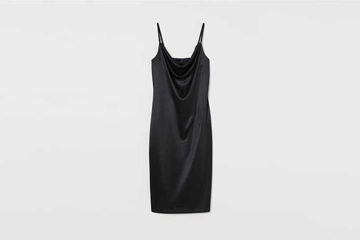 vestido negro lencero de tirantes de hym looks de fiesta
