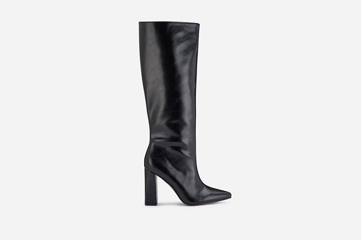 bota negra de caña alta de marypaz Aretha Fusté