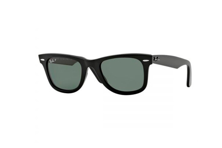 Gafas de sol wayfarer en color negro de Ray Ban. Disponible en Soloptical