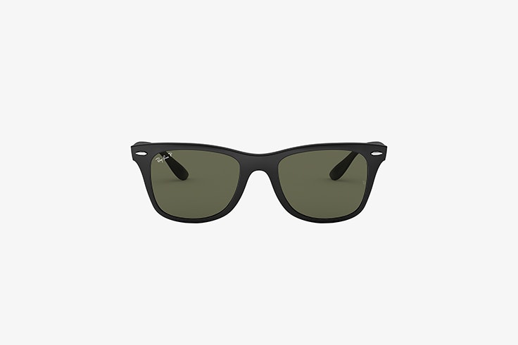 gafas de sol rayban wayfarer liteforce de sunglass hut Tina Rodríguez