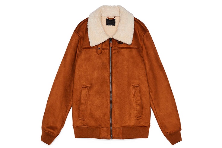 Chaqueta marrón con borreguito de Bershka