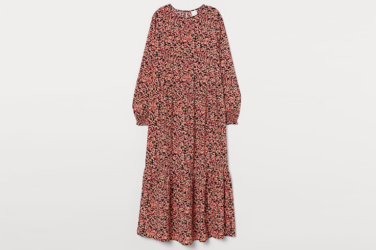 Vestido de flores en tonos rosados de H&M
