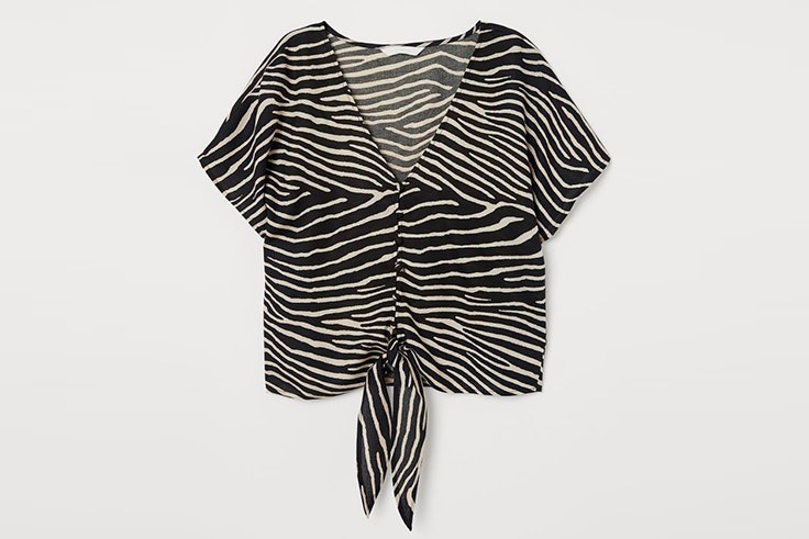Blusa con estampado de cebra de H&M blusas favoritas de las influencers
