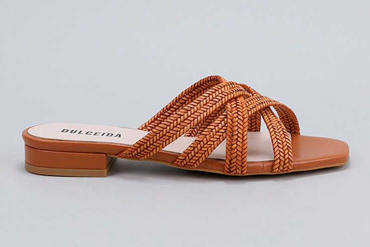 sandalias para verano colección dulceida Sandalias planas en color marrón de Krack