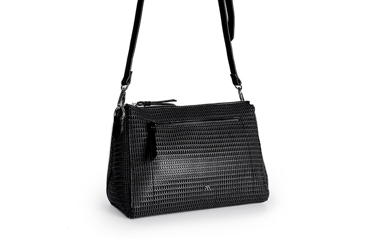 Bolso bandolera en color negro de Paco Martínez