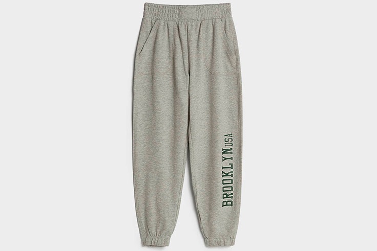 Pantalones jogger en color gris de Bershka