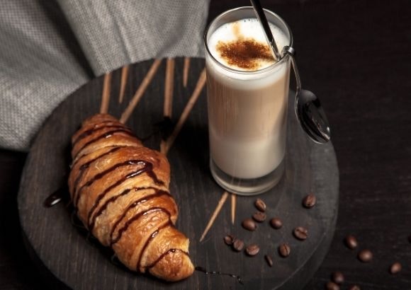 Café y dulce