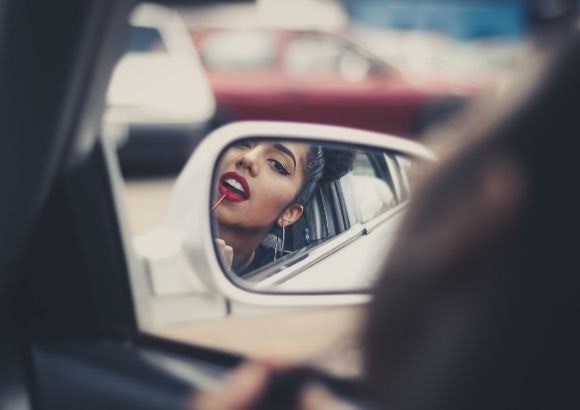 Labios rojos maquillaje