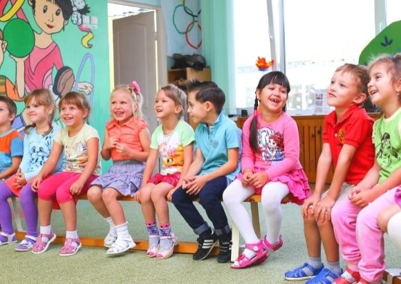 niños morder uñas