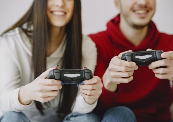 ¿Qué le regalo a un adolescente que es gamer y tiktoker?
