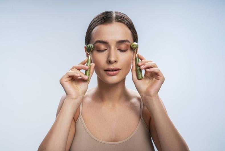 yoga facial jade