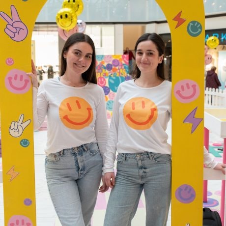 ¡Carnaval de color y diversión en Valle Real! 